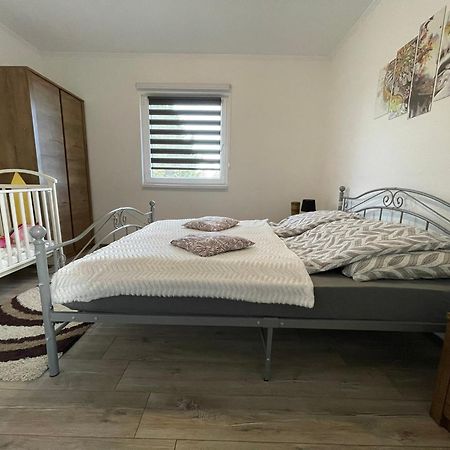 Fullhouse Apartmanhaz Zamardi Luaran gambar