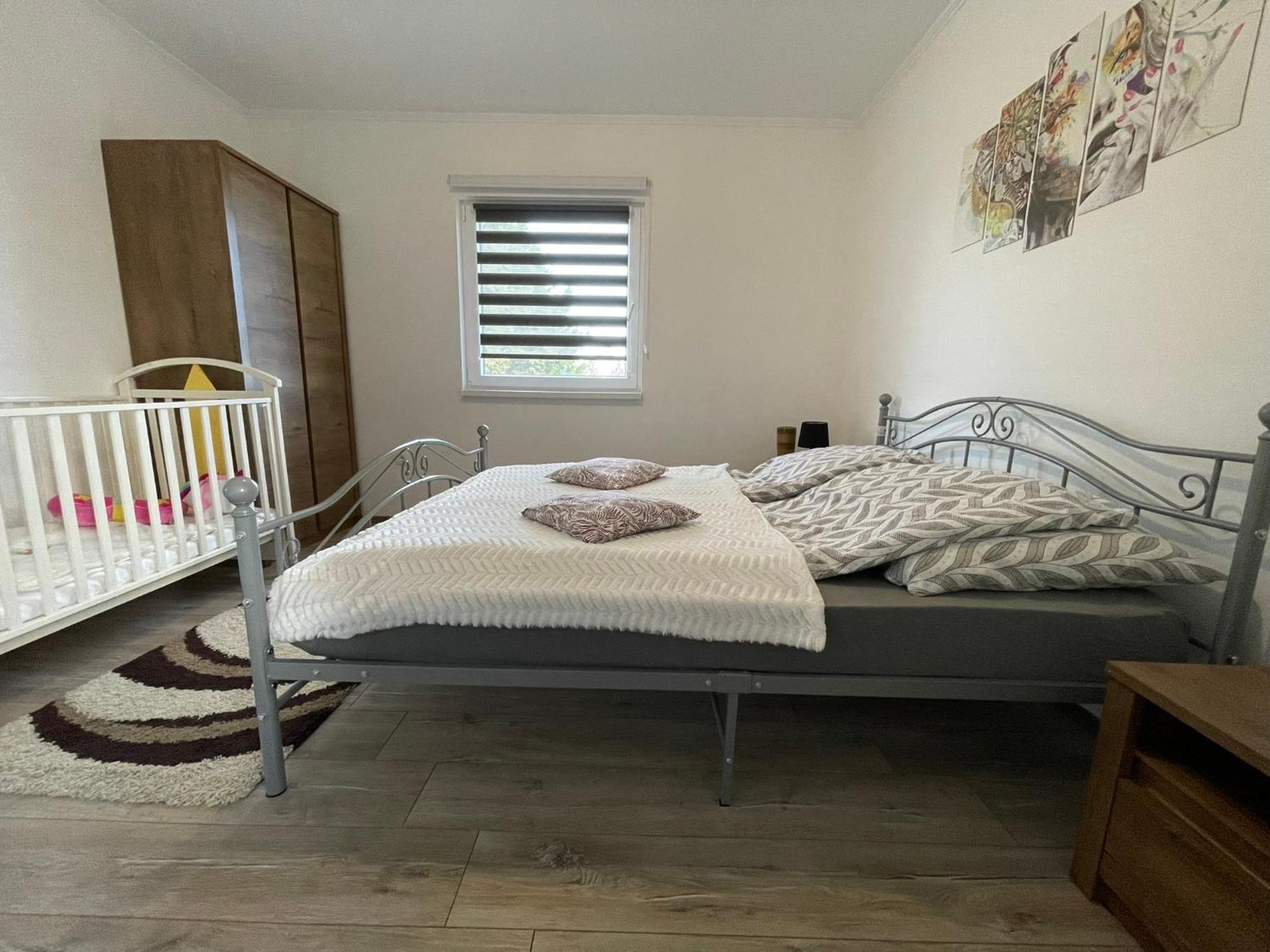 Fullhouse Apartmanhaz Zamardi Luaran gambar